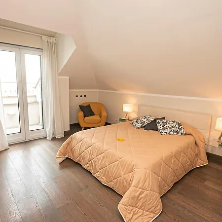 Lägenhet Real Italian Estate - Penthouse *
