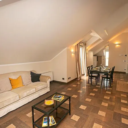 Real Italian Estate - Penthouse Lägenhet Genua