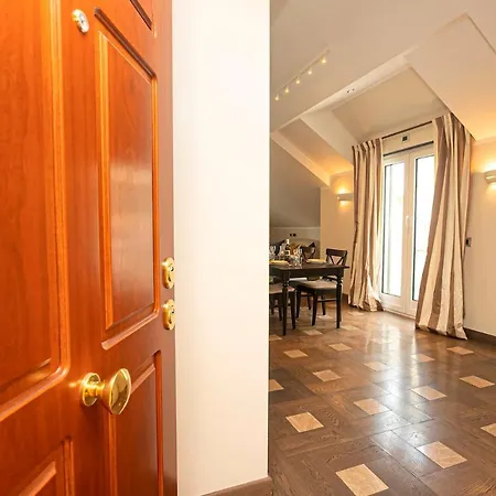 Lägenhet Real Italian Estate - Penthouse *