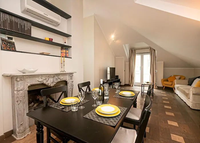 Real Italian Estate - Penthouse Genua