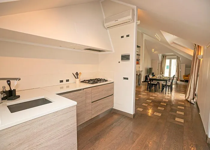 Real Italian Estate - Penthouse Appartement Genua