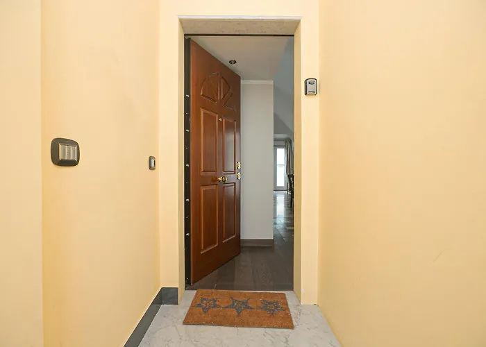 Real Italian Estate - Penthouse Appartement Genua