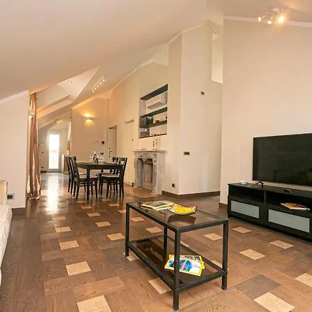 Real Italian Estate - Penthouse Lejlighed *