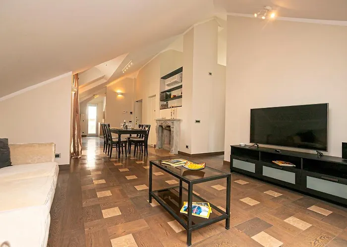 Real Italian Estate - Penthouse Apartmán *