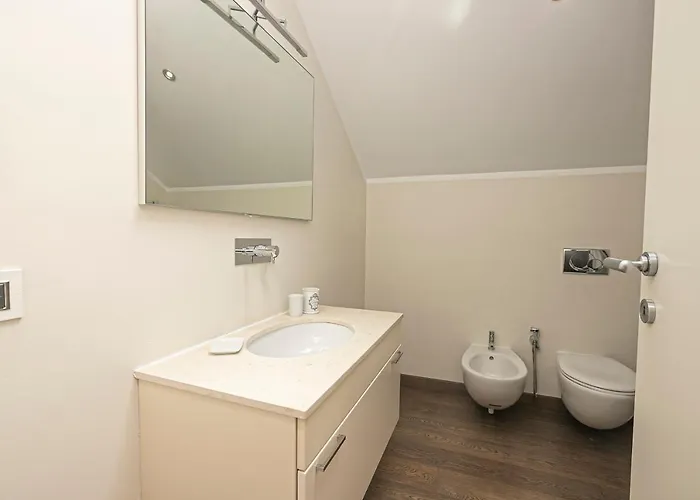 Real Italian Estate - Penthouse Apartmán *