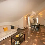 Real Italian Estate - Penthouse Apartamento Génova